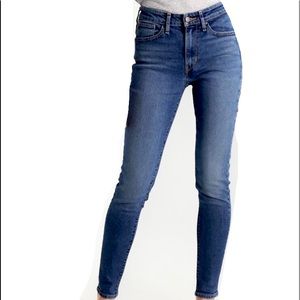 Levi’s 721 High Rise Skinny jeans